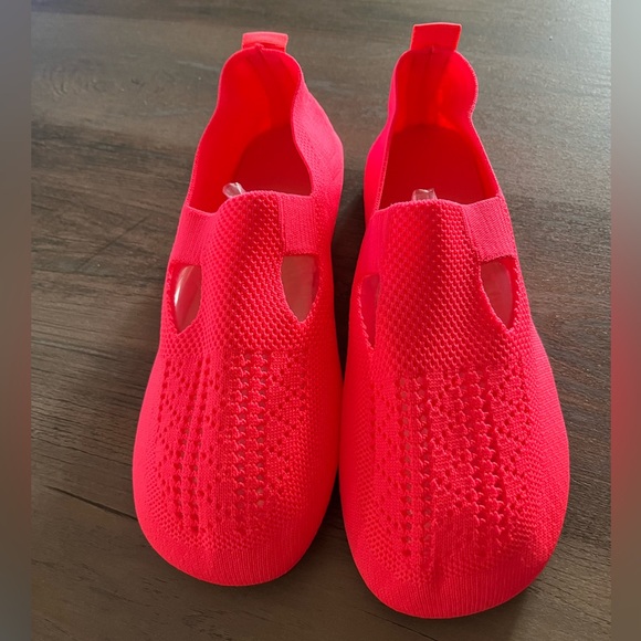 Women’s Solid Color Breathable Woven Slip On Lightweight Flat Shoes - 38 & 40 - Picture 1 of 6